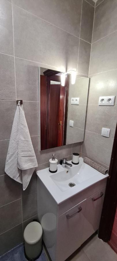 Habitaciones Camp Nou Apartment Оспиталет-де-Льобрегат Экстерьер фото